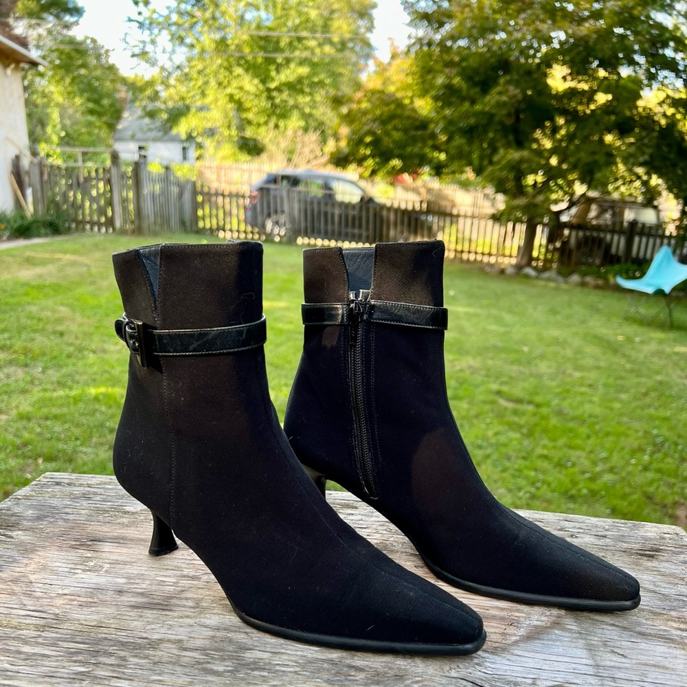 Stuart Weitzman Gore Tex ankle bootie 8AA